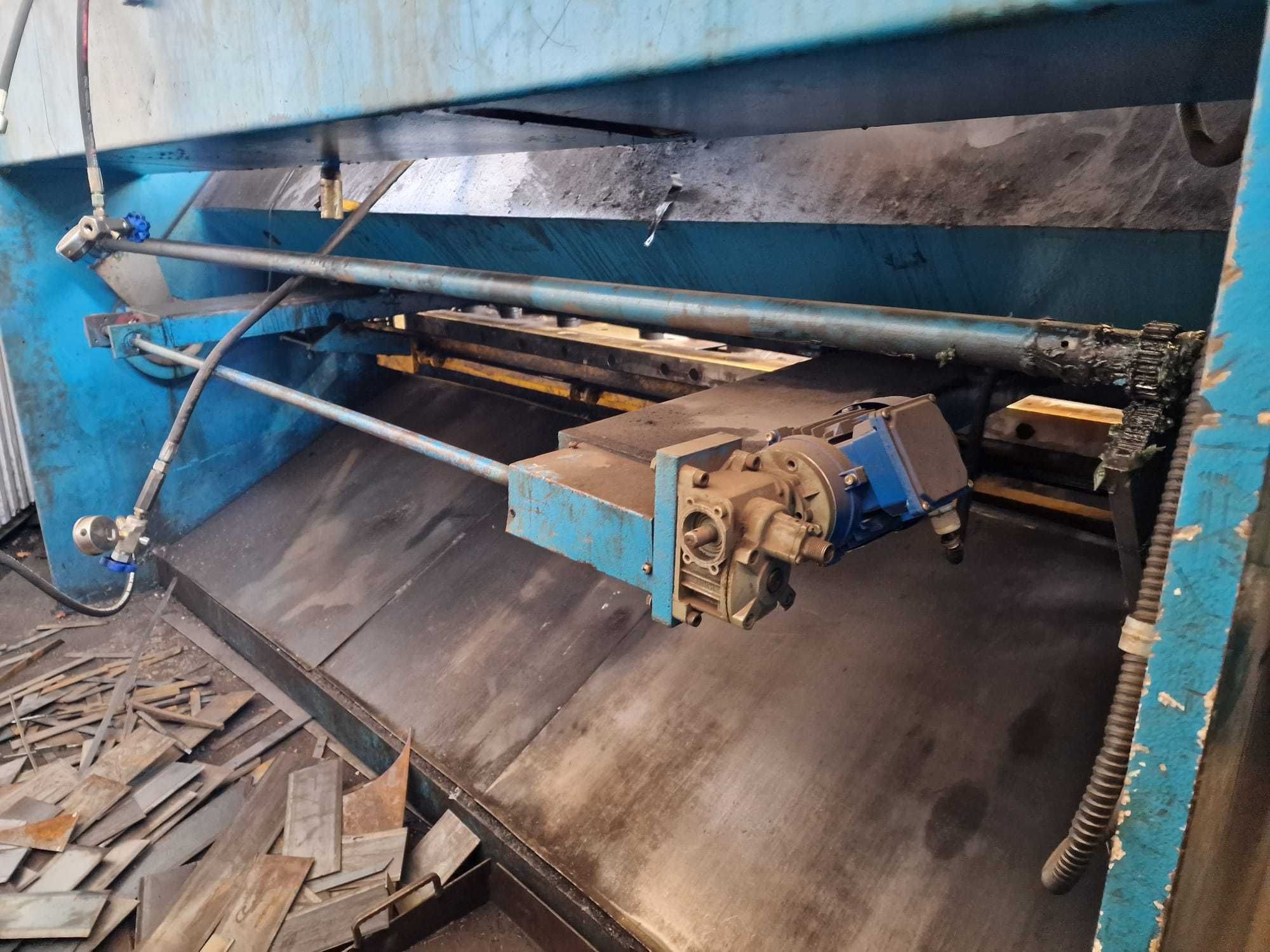 Gilotyna do cięcia metalu nożyce do blachy QC12Y-6x2500