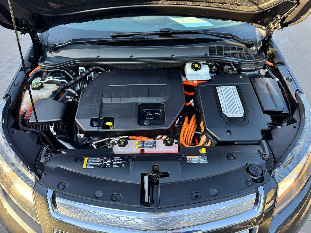 Chevrolet Volt 2014 плагін,гібрид