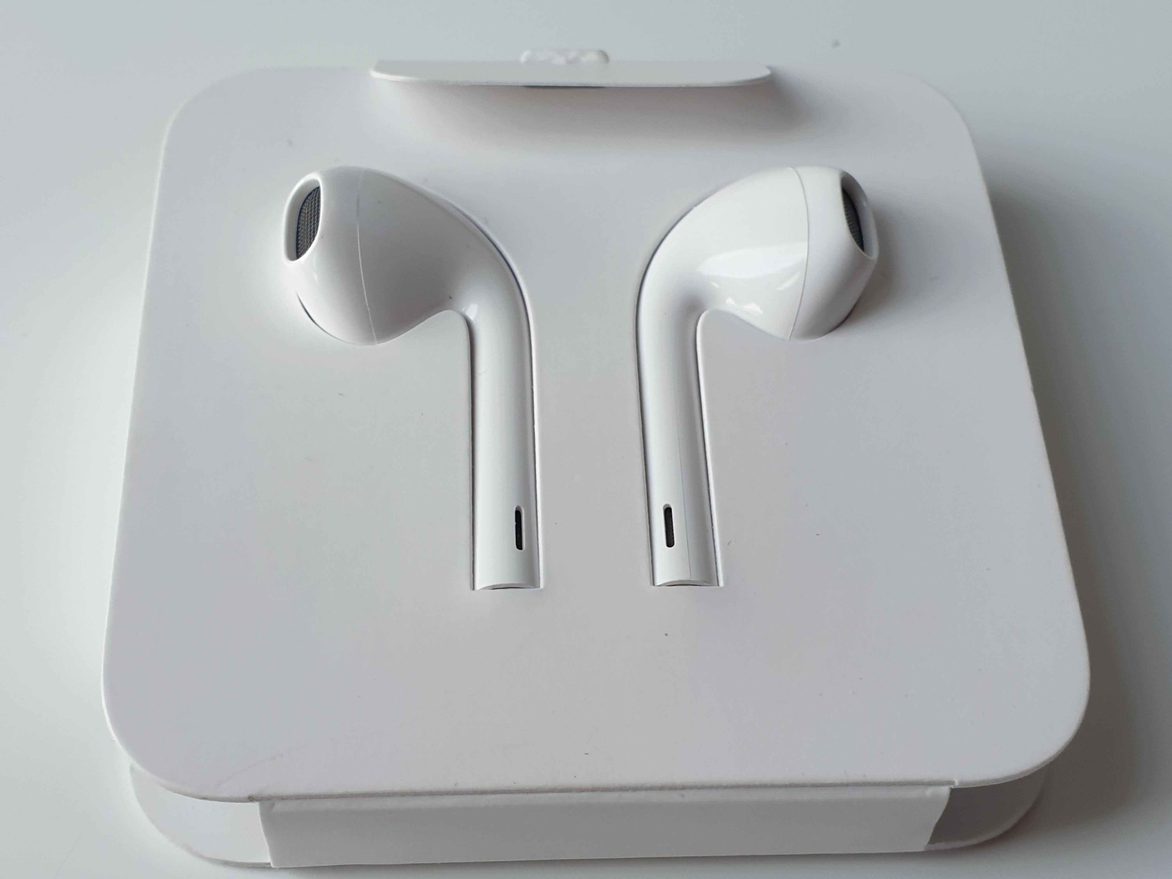 Навушники Apple iPhone EarPods  Mic Lightning A1748