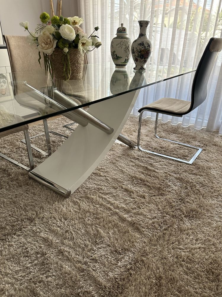 Mesa com cadeiras