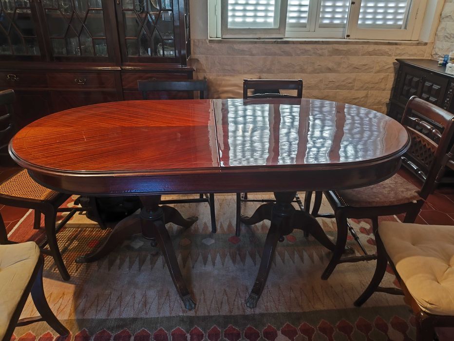 Sala de Jantar raiz de nogueira antiga