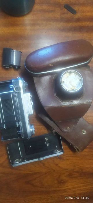 ТЕРМІНОВО Продам фотоапарат плівковий "Київ" Юпитер - 8М (СРСР)