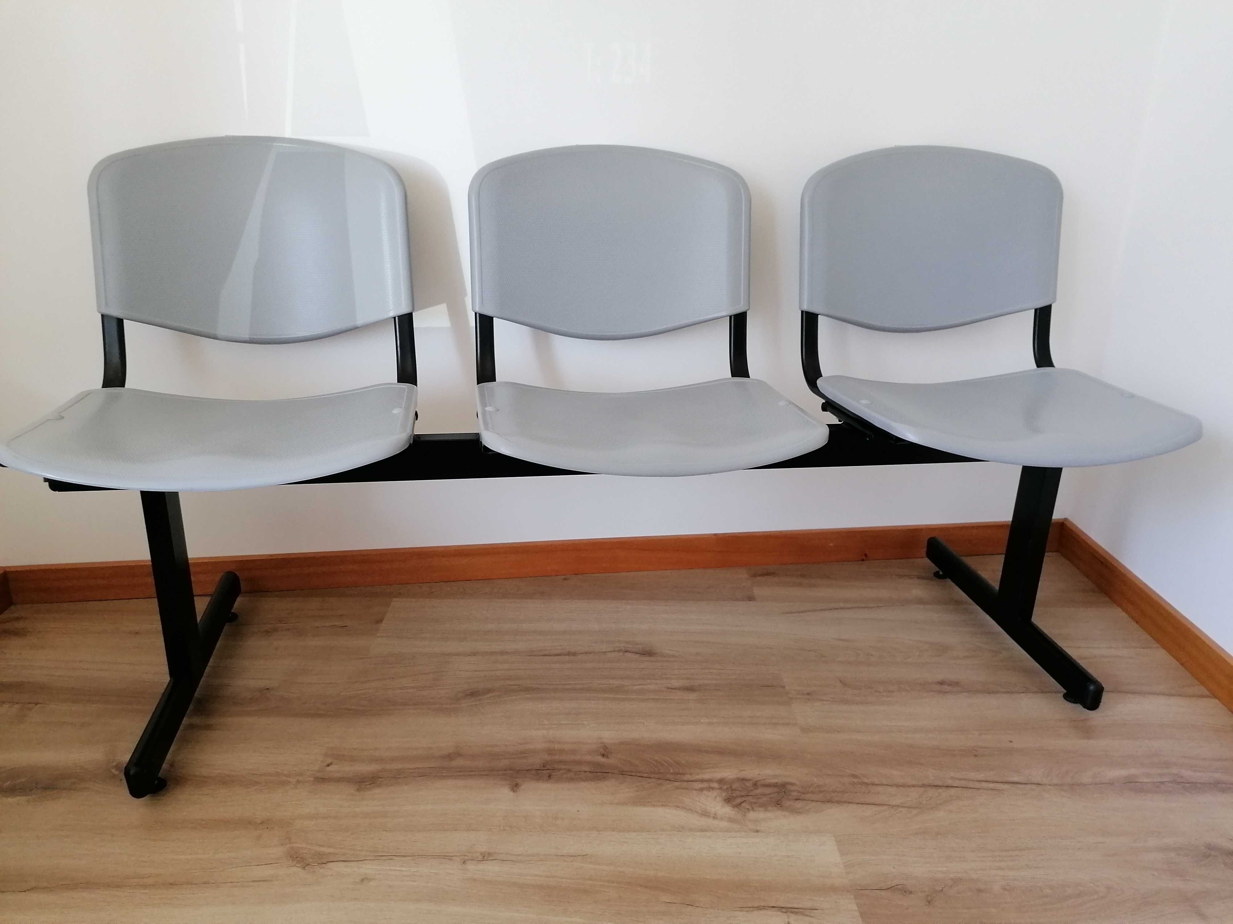 Conjunto de cadeiras de sala de espera