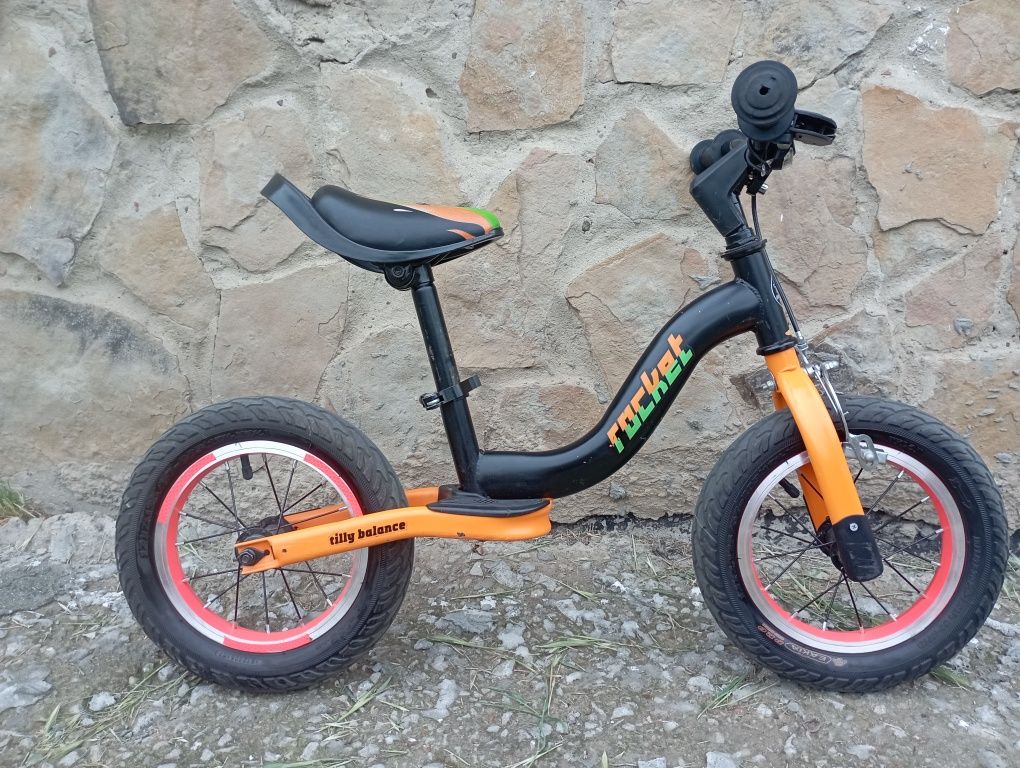 Продам дитячий біговел