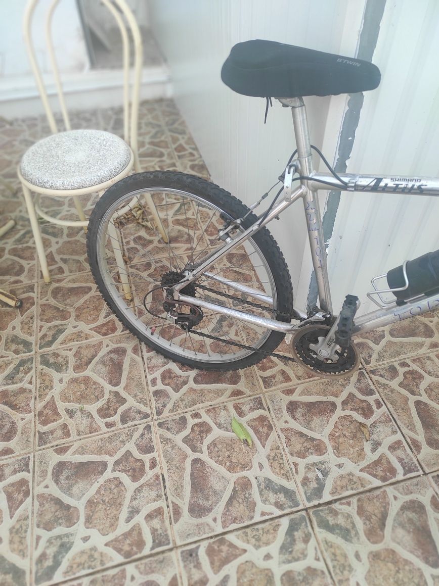 Bicicleta BTT em alumínio