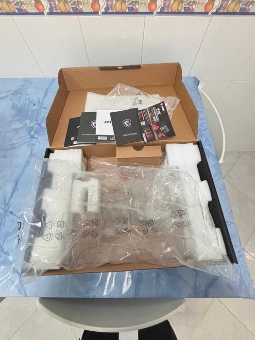 MSI GE66 Raider 10UE-057PT – i7 / RTX 3060 / 32GB / 1TB / 240Hz