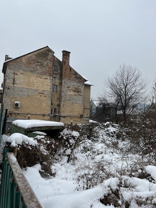 Продам участок біля суда і електросіть