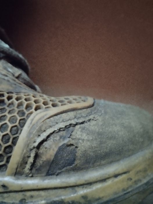 Продам мужские ботинки