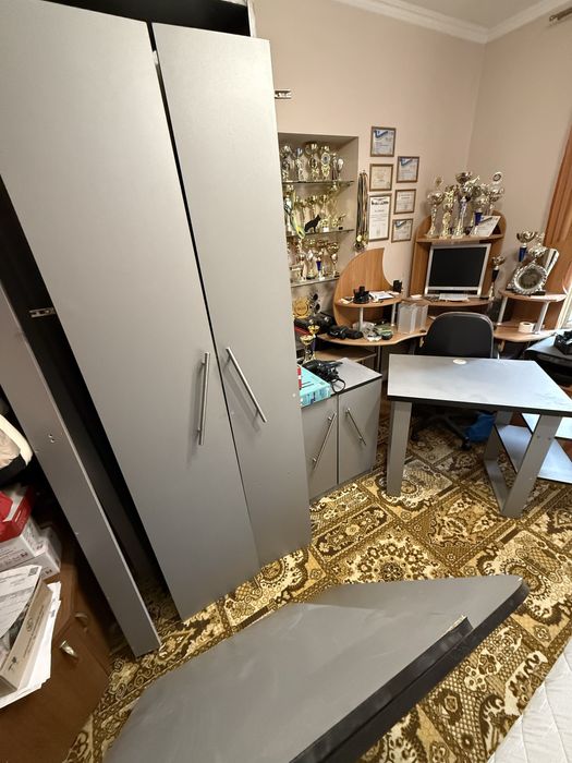 Продам шафу пинал, тумбочку, та стіл