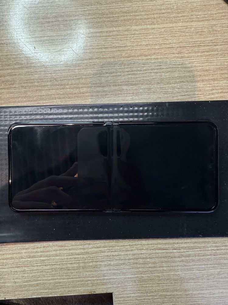 Samsung Z Flip 5  256gb