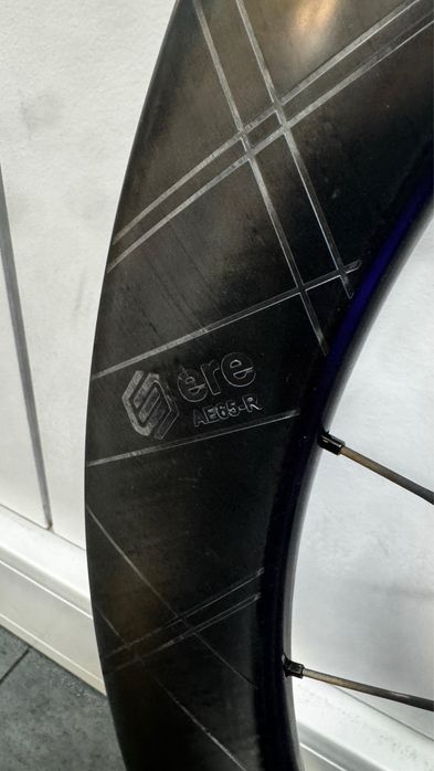Rodas estrada Carbono 65mm ERE raios carbono