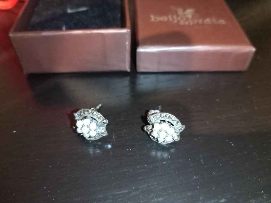 Brincos lindos prata