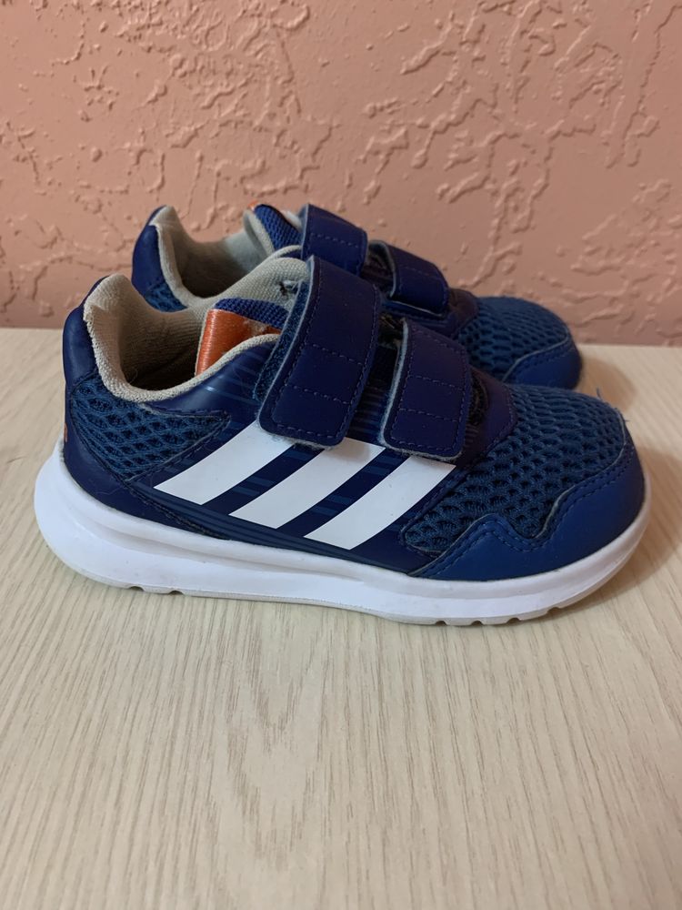 Кроссовки adidas 25р