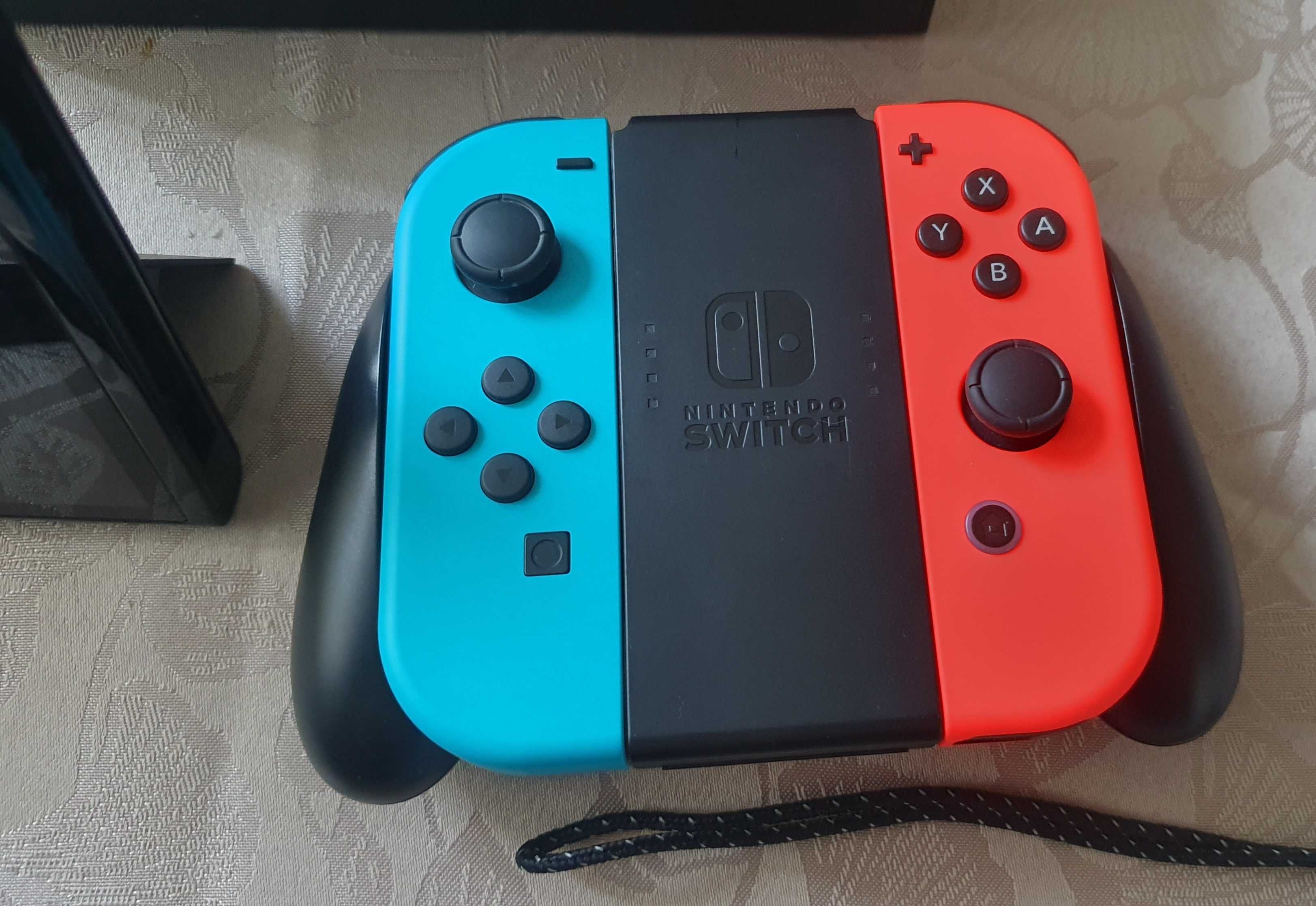 Продам Nintendo Switch OLED стан нової