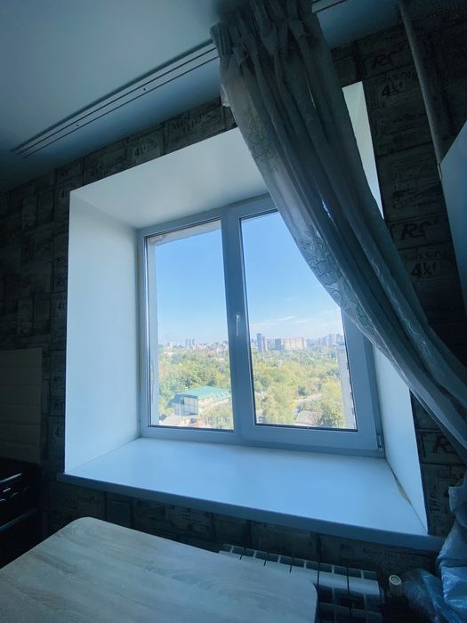 Власник, Проспект Валерія Лобановського 96, до метро Деміївської 5 хв.