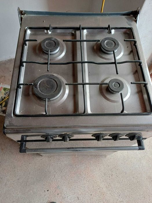 Fogão a gás com forno