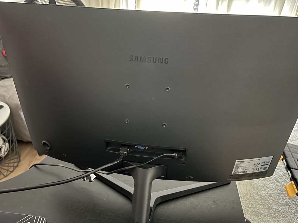 Monitor Curvo Samsung CR500 VA 27" FHD 16:9 60Hz FreeSync