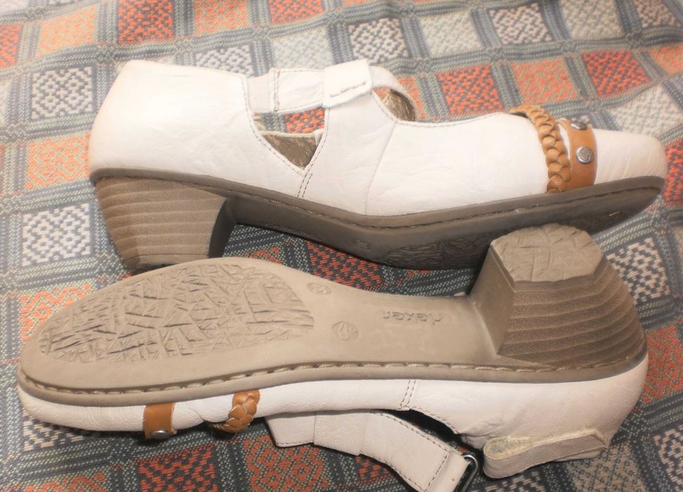 Босоніжки  нові р.37