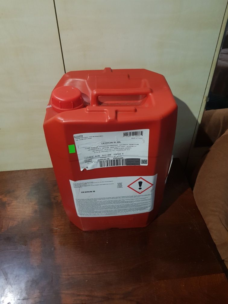 Продам трансмиссионное масло DEXRON III 20L