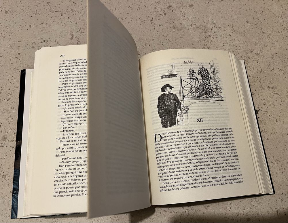 Livro em espanhol La Regenta de ‘Clarín’