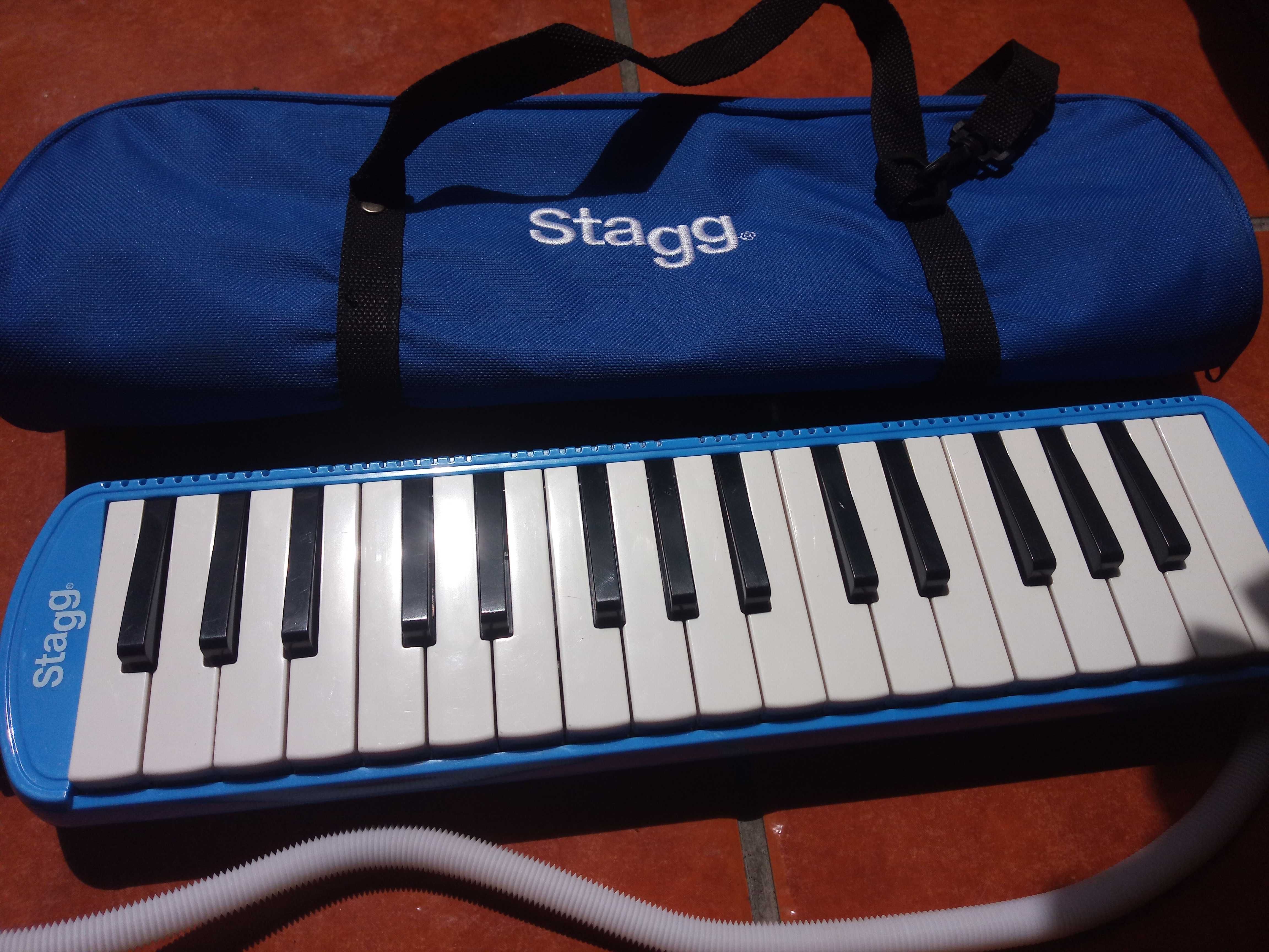 Teclado musical Stagg