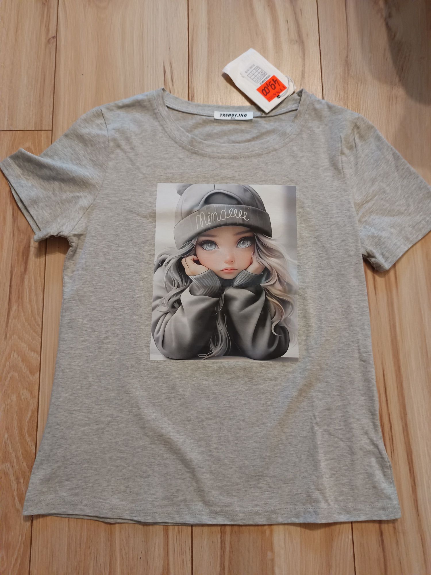 Nowy T-shirt damski