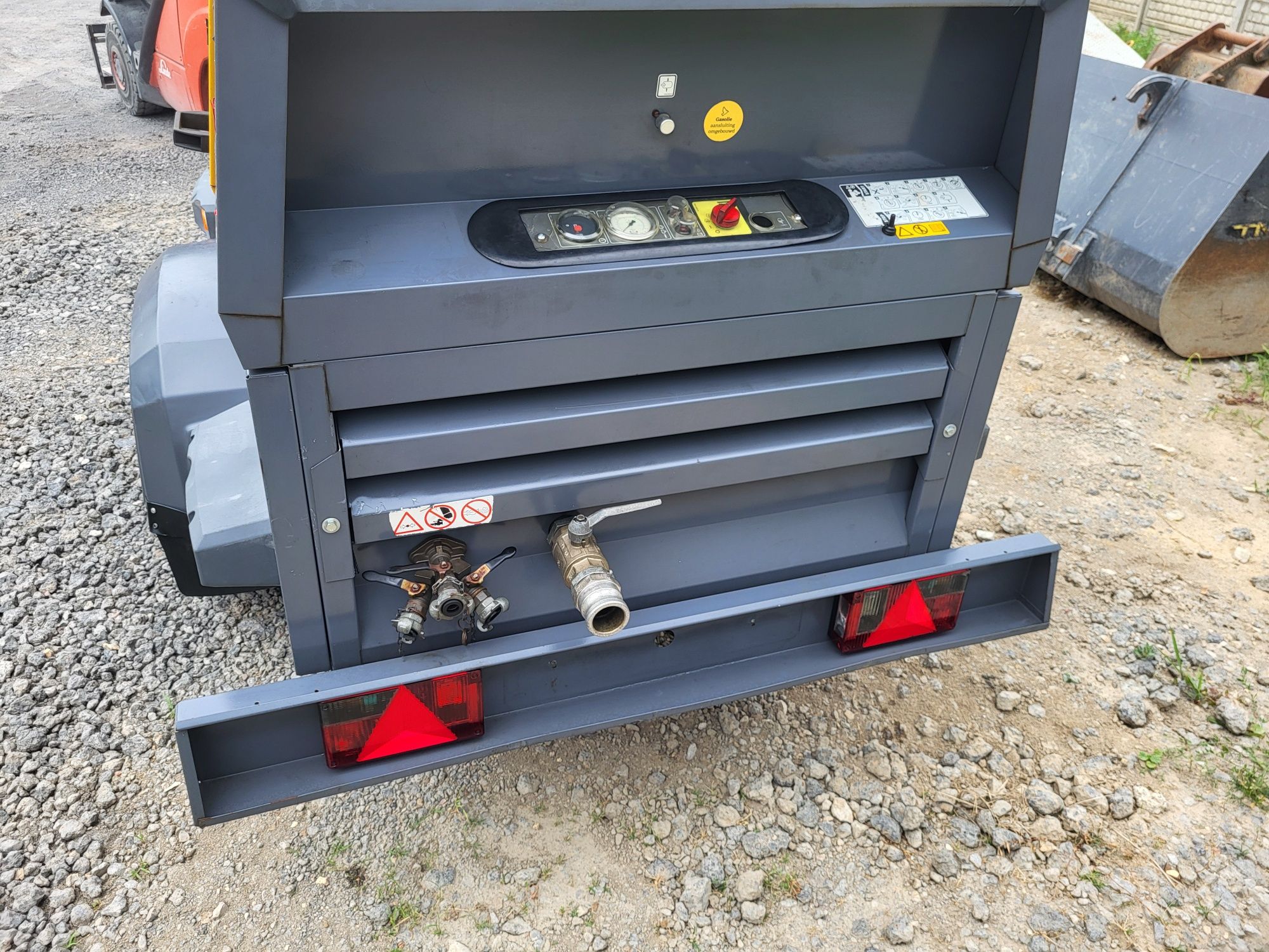 Kompresor Śrubowy Atlas Copco XAS 137 rok2014