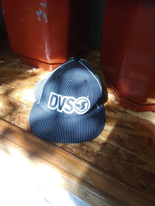 Продаю кепку DVS