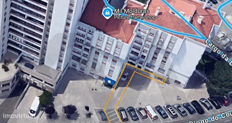 Armazém / Garagem em Linda-a-Velha