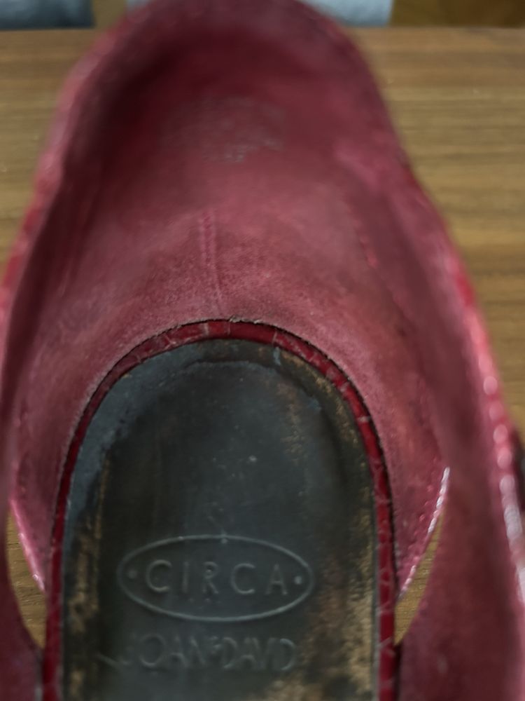 Circa Joan&David czerwone sandaly na 4 cm obcasie