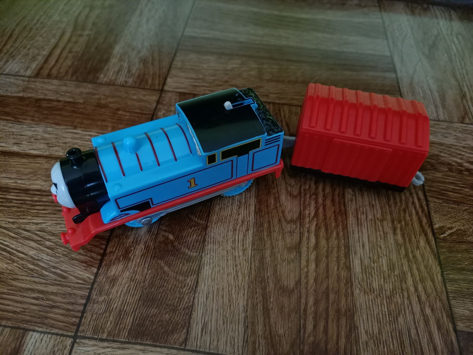 Tomek Trackmaster z wagonem