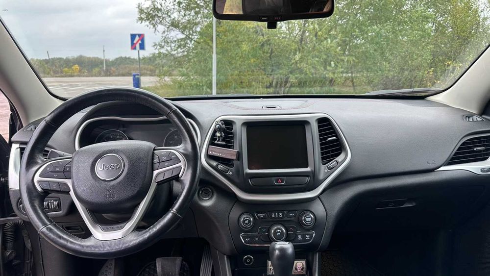 Продам Jeep Cherokee 2017