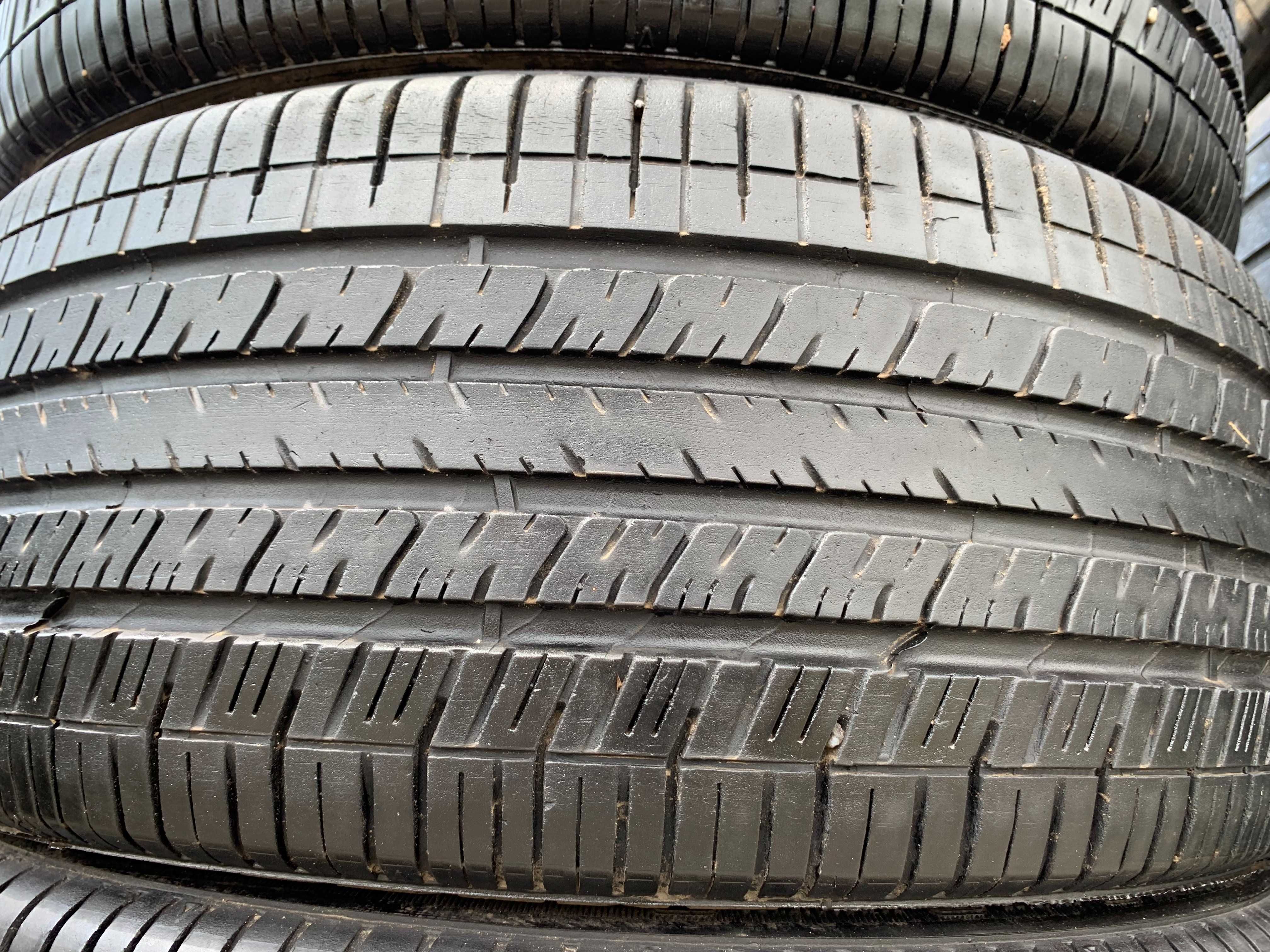 Шини 215/45/17 бу Goodyear комплект,резина R17