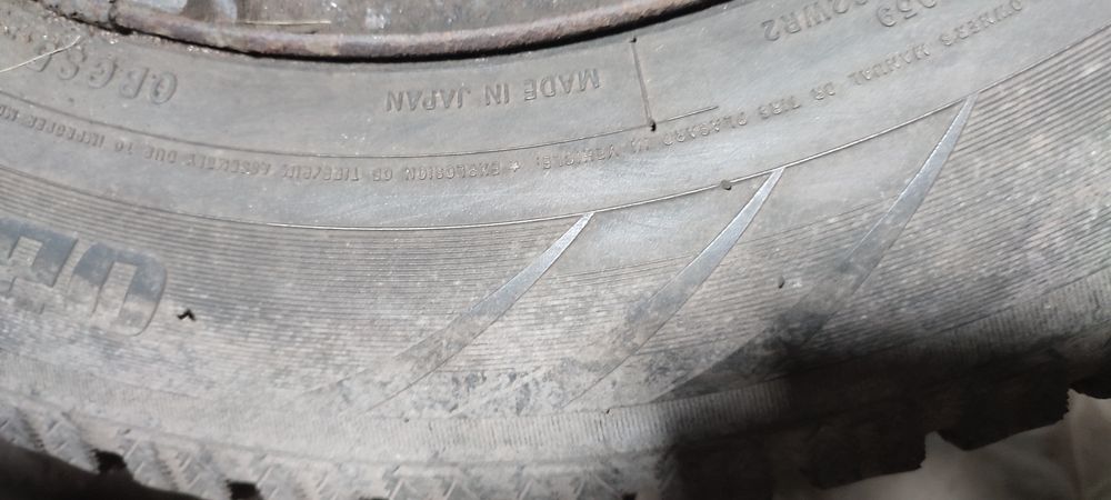 Продам пару коліс Toyo 205 65 R15