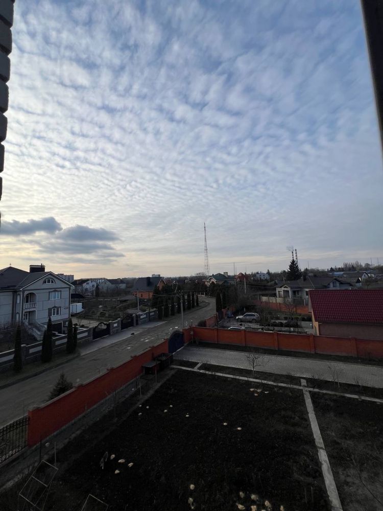 Затишний Будинок з ремонтом 468м2 з ділянкою 10сот Луцьк