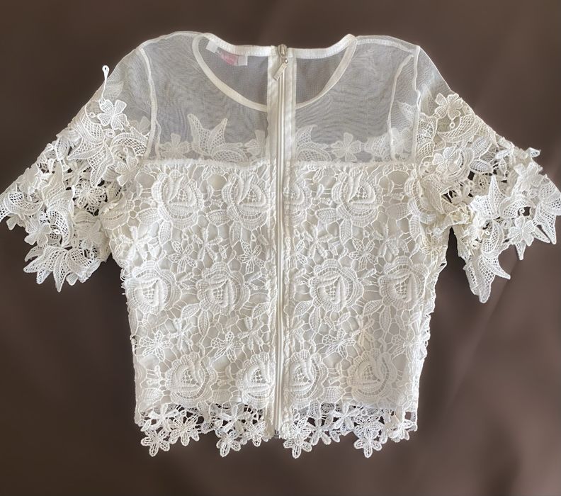 Жіноча мереживна блузка