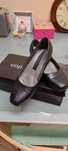 Traje académico sapatos