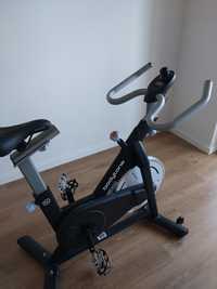 Bicicleta de ciclismo indoor bodytone DS16