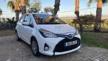 Toyota Yaris Hybrid 1.5 ano 2015 trato financiamento