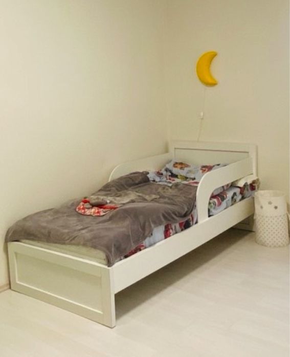 Дитяче ліжко білого кольору 90×200 см