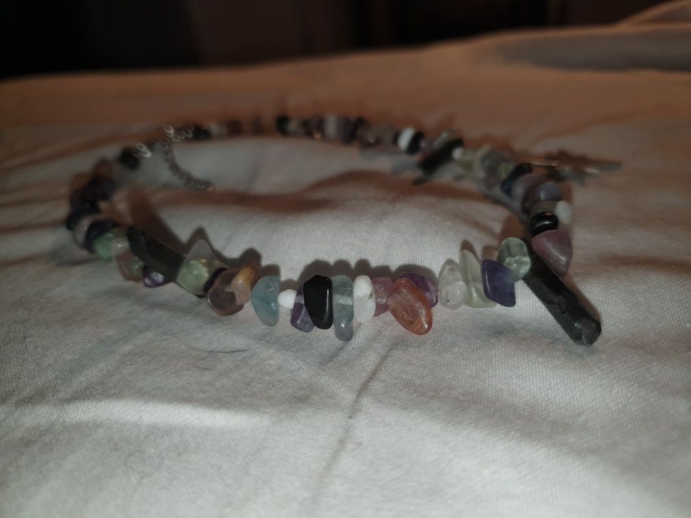 Choker z kamieni naturalnych Ivy Skydance kwarc fluoryt ametyst