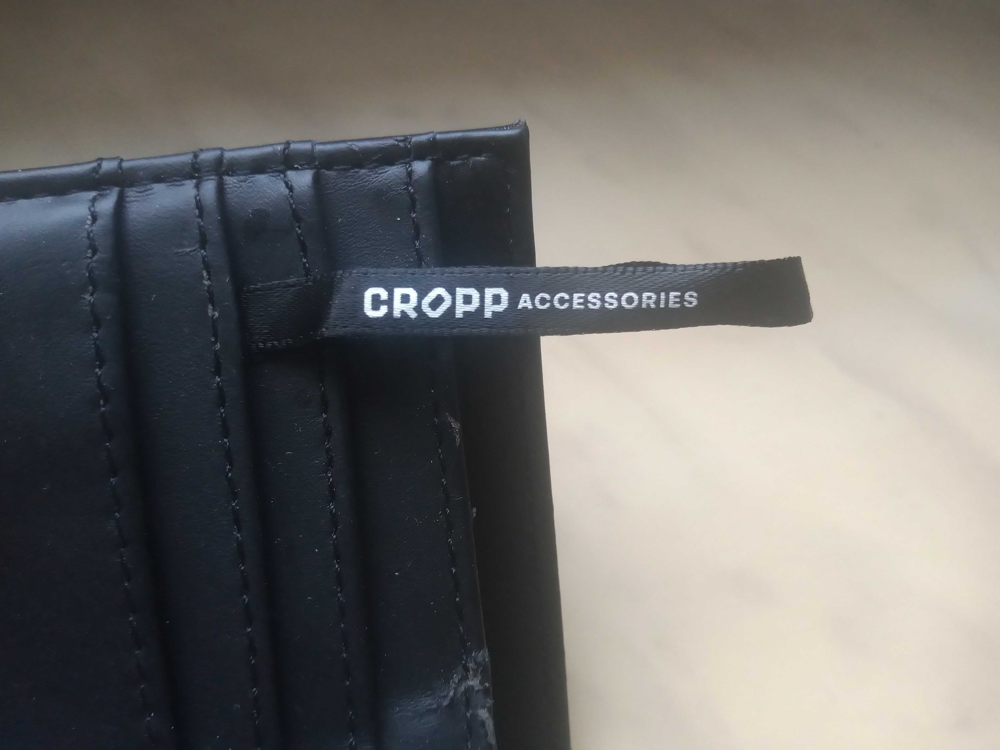 Czarny portfel CROPP