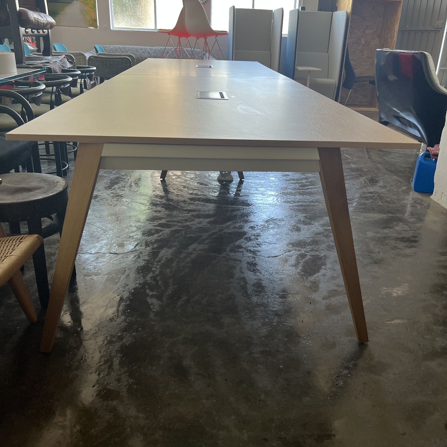 Mesa reuniões modelo Trim madeira da Sotubo