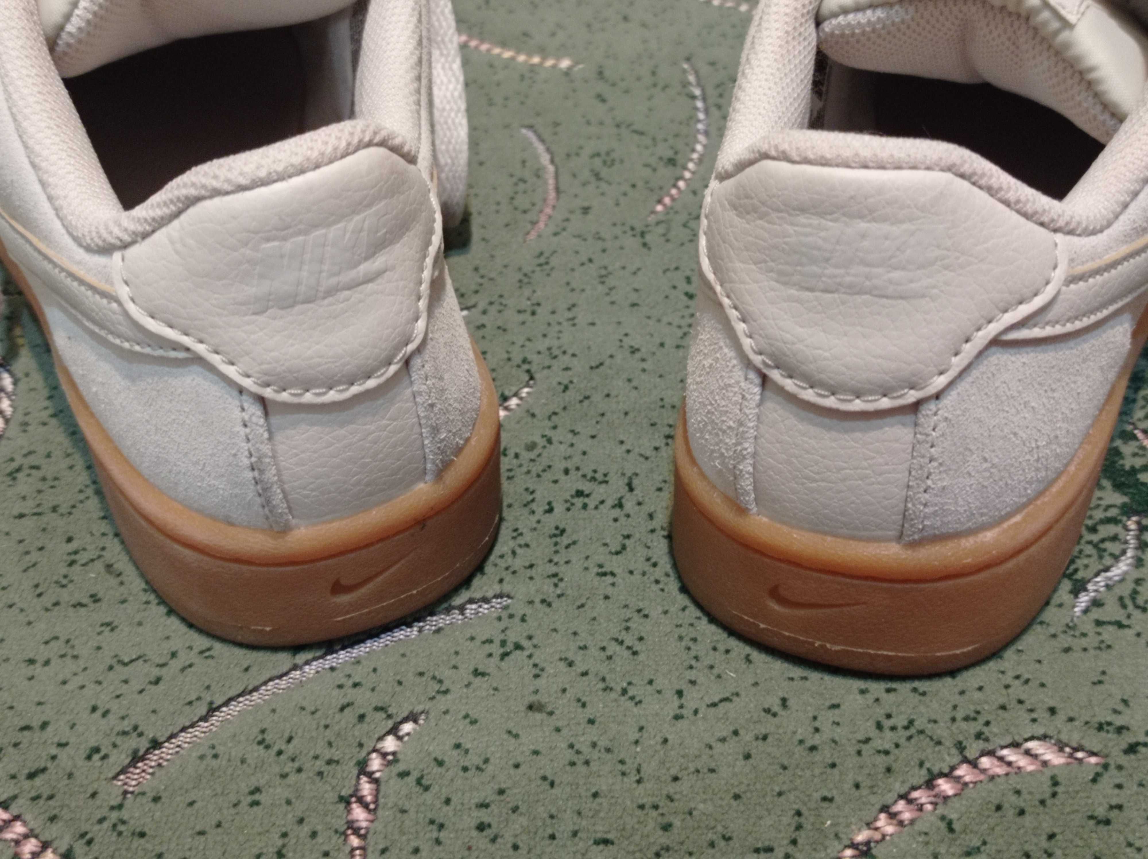 Кроссовки /кеды кожаные Nike оригинал размер-39  стелька-25см