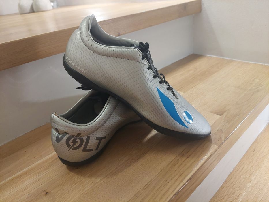 Buty piłkarskie halówki r 38,5