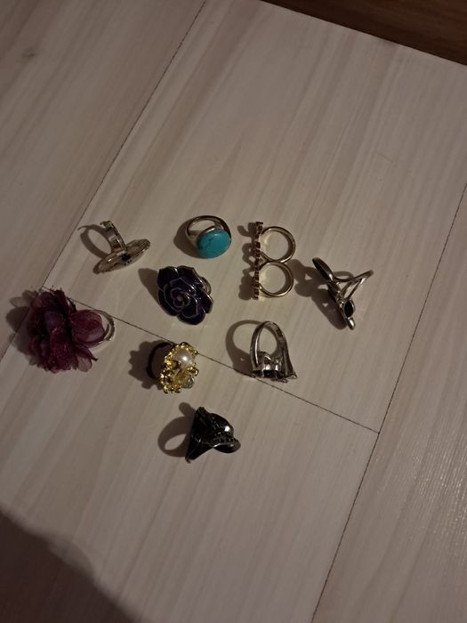 Pierścionki różne 9 sztuk