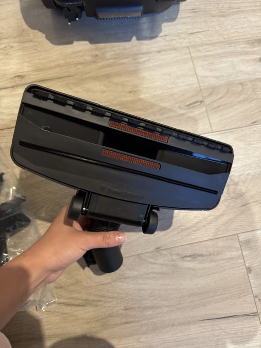 Пилосос для сухого прибирання без мішка Bosch BGS21X320