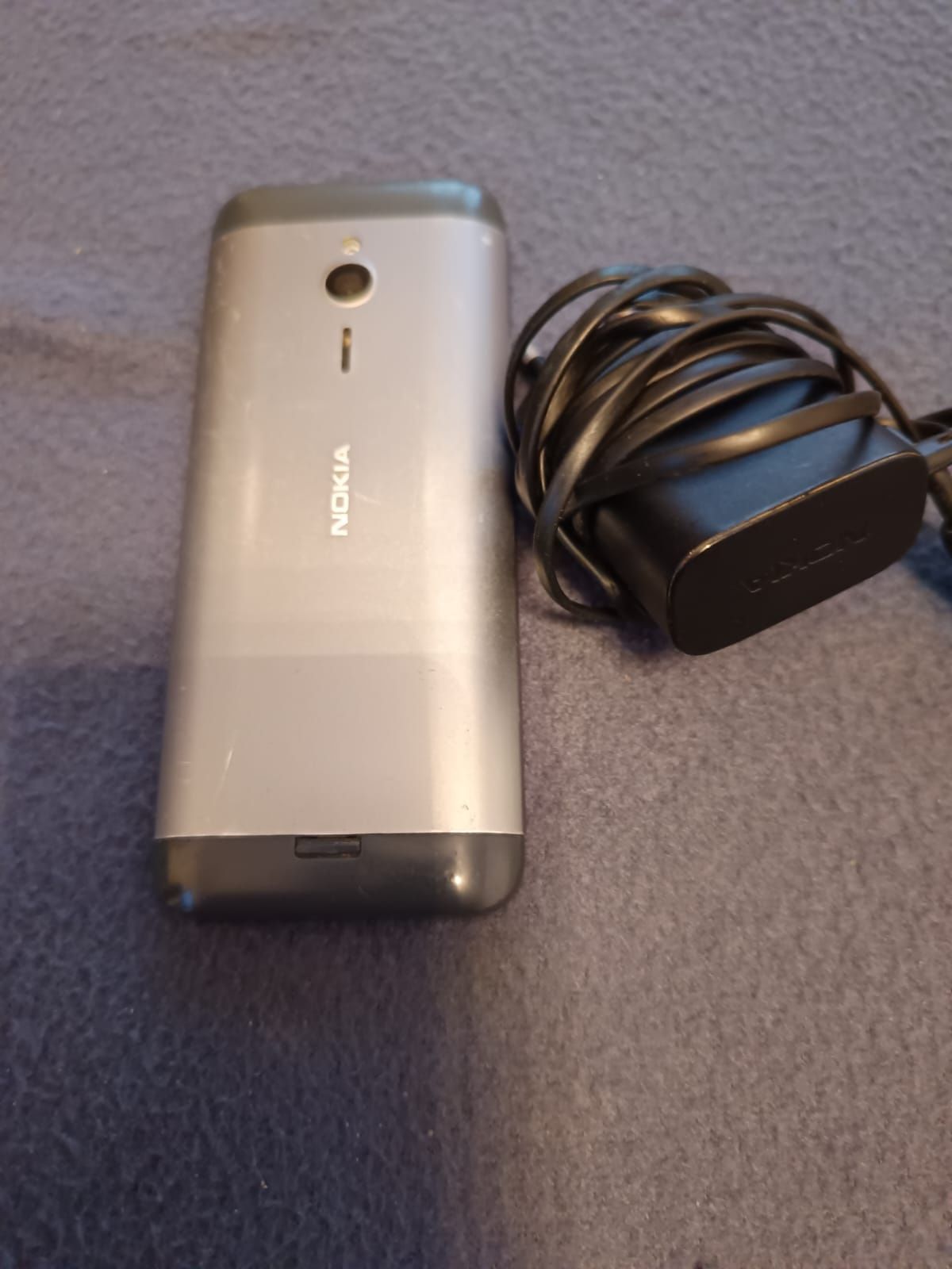 Telefon komórkowy Nokia 225 Dual Sim