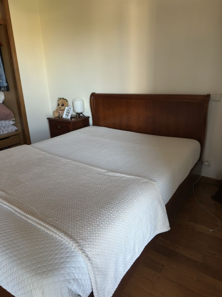 Cama + Mesa de Cerejeira