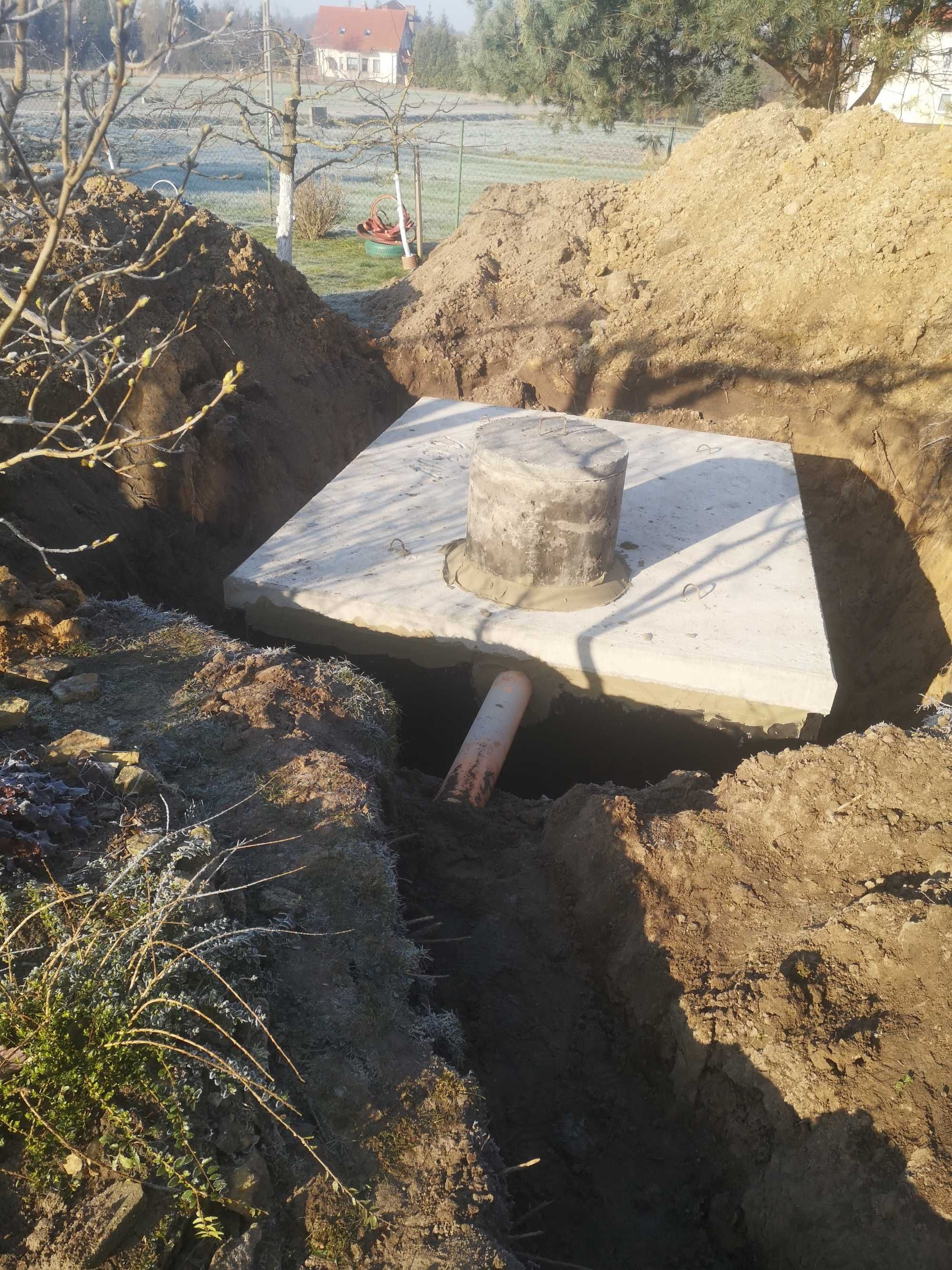 Zbiorniki na deszczówkę Szamba betonowe 2m3-14m3 piwnice kanały montaż